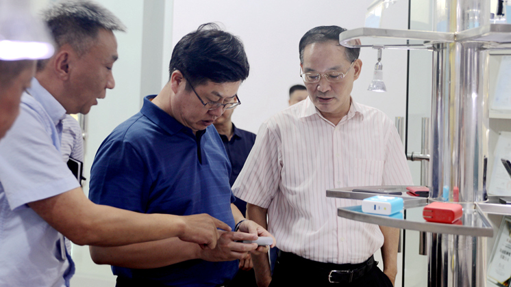 市委常委、副市長徐懷好走訪炬神電子 ：全力、熱情、周到提供服務(wù)