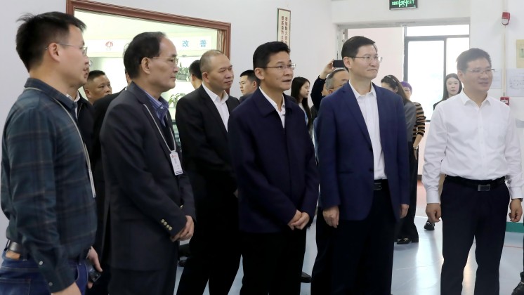 湖南省人民政府副省長、黨組成員曹志強(qiáng) 蒞臨炬神電子調(diào)研
